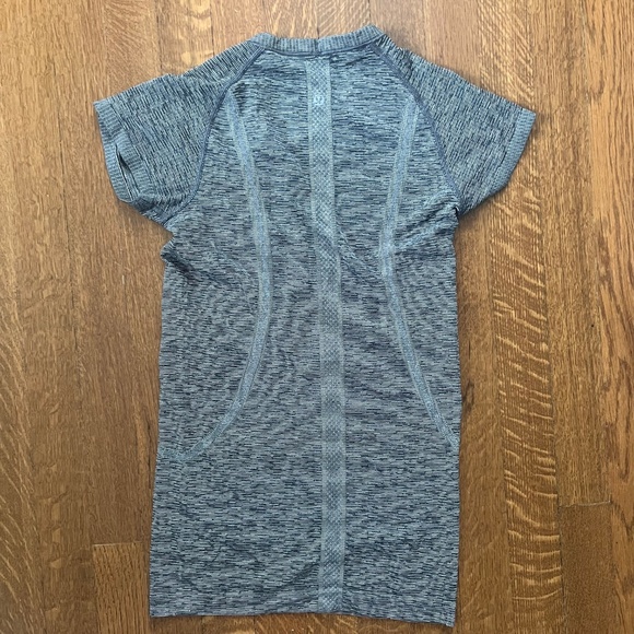 Lululemon Swiftly Tech Short Sleeve Shirt - Picture 3 of 5